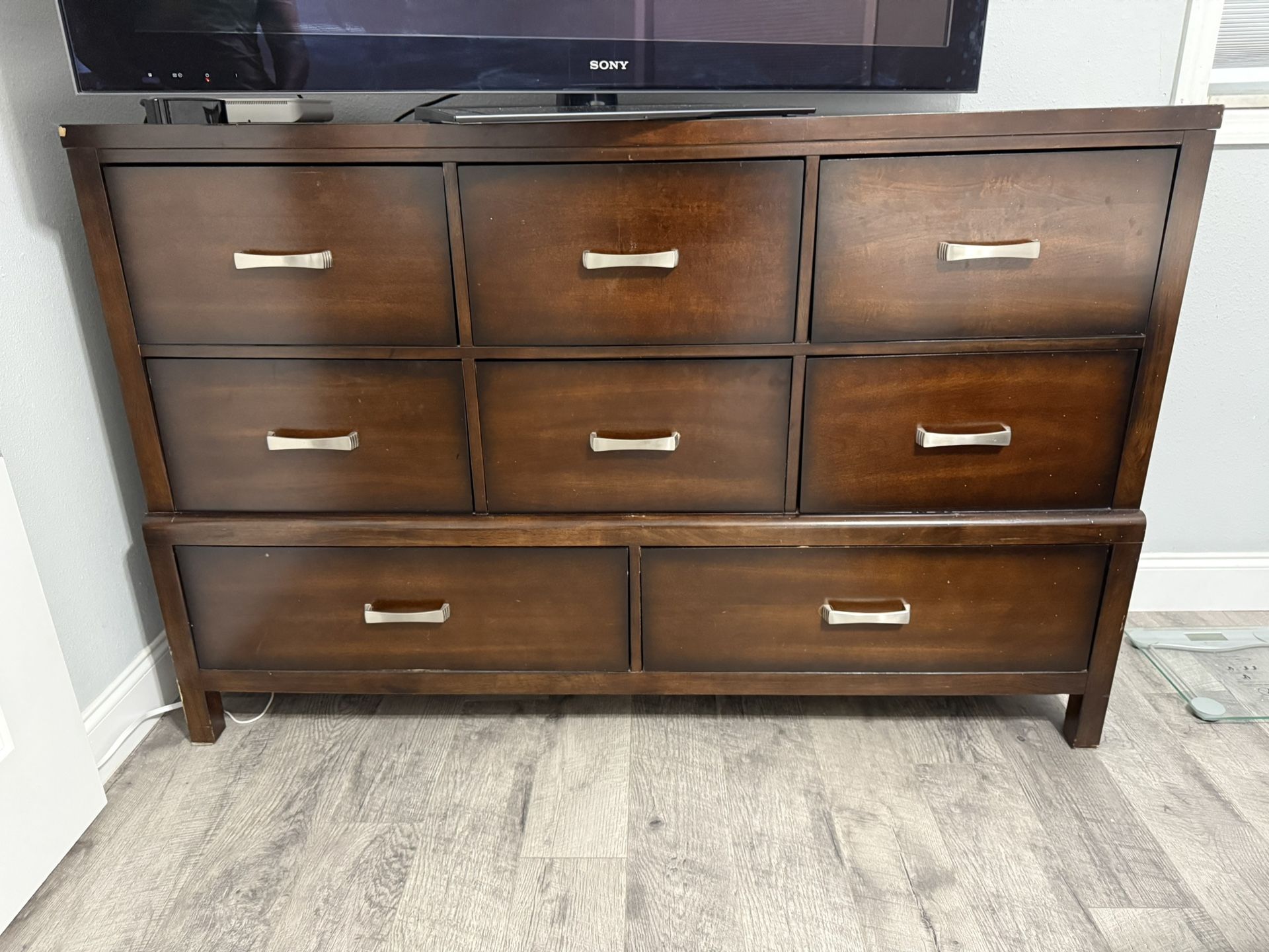 Dresser