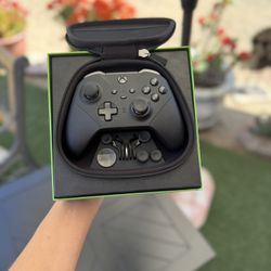  Xbox Elite Series 2 Core Wireless Gaming Controller – Black – Xbox Series X|S, Xbox One, Windows PC, Android, and iOS 
