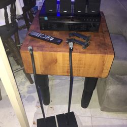 Sony Receiver with remote + 4 Bose Acoustimass cube speakers, 2 floor stands & 2 wall mounts