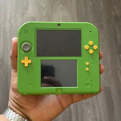 Nintendo 2DS Zelda Edition Green & Yellow Legend of Zelda Handheld Console