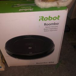 iRobot Roomba 694 Robot Vacuum