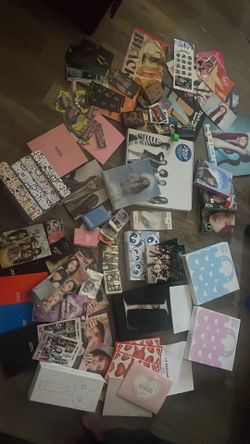 Kpop items 🚨CHEAP
