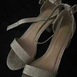 Gold HEELS- multiple sizes