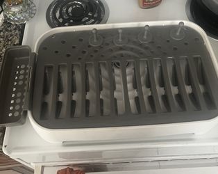 Modern Dish Rack Almost New Fits Inside Sink