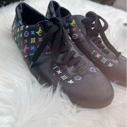 Louis Vuitton Sneakers Size 40 Fits 8!