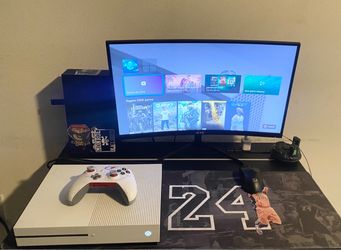 Xbox One S With Controller, Rechargeable Battery & Games