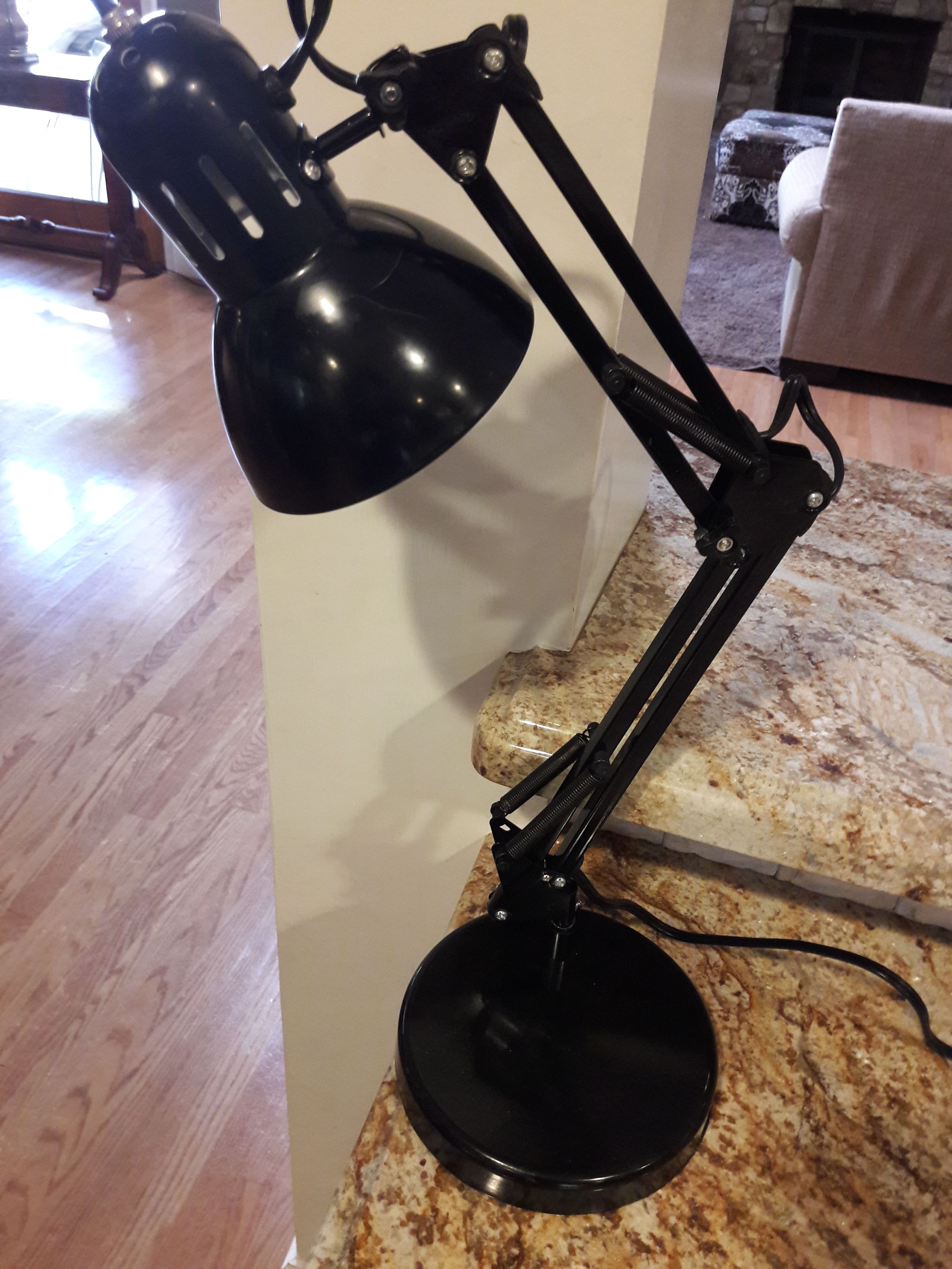 Desk lamp