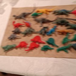 Lot Of 28 Assorted Small Plastic Dinosaurs All Kinds Of Shapes Sizes Colors