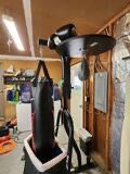100 Lb Heavy Bag And Stand W/ Speed Bag