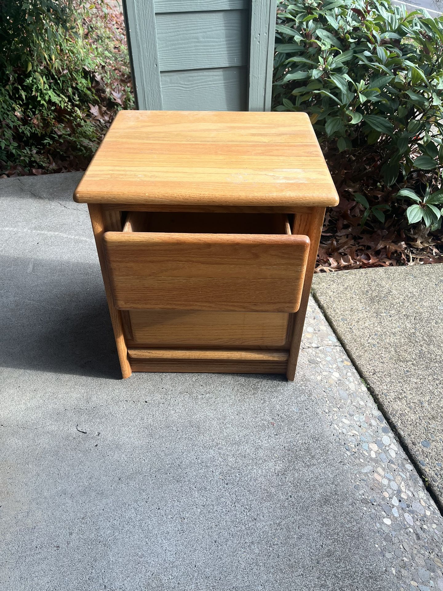 Great Condition 2 Drawer Nightstand Or End Table