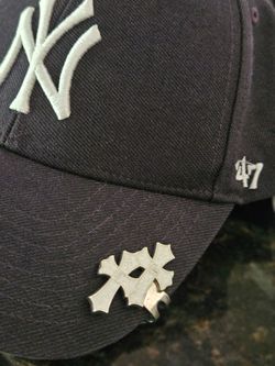 Hat pin