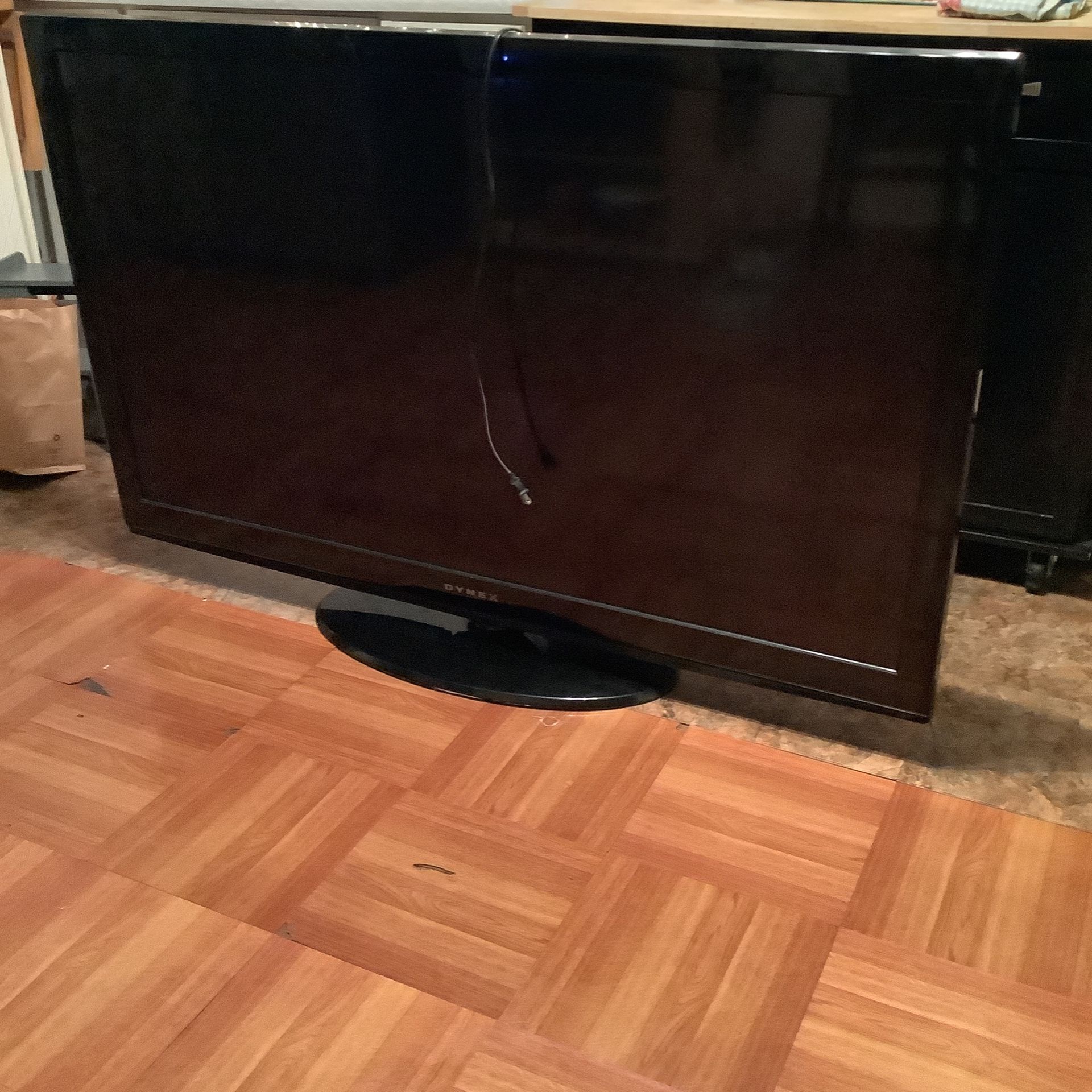 62 Dynex Tv 100$