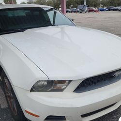 2011 FORD MUSTANG 