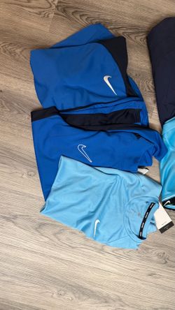Men’s Nike tops and bottoms