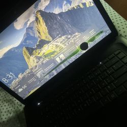HP 2000 NOTEBOOK - AMD E2-1800 - 4GB RAM - Mostly For Parts 