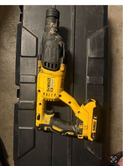 Dewalt tool and battery