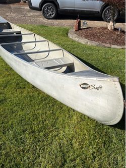 PRICE REDUCED - Vintage 1965 MirroCraft 14’ Aluminum Canoe $300