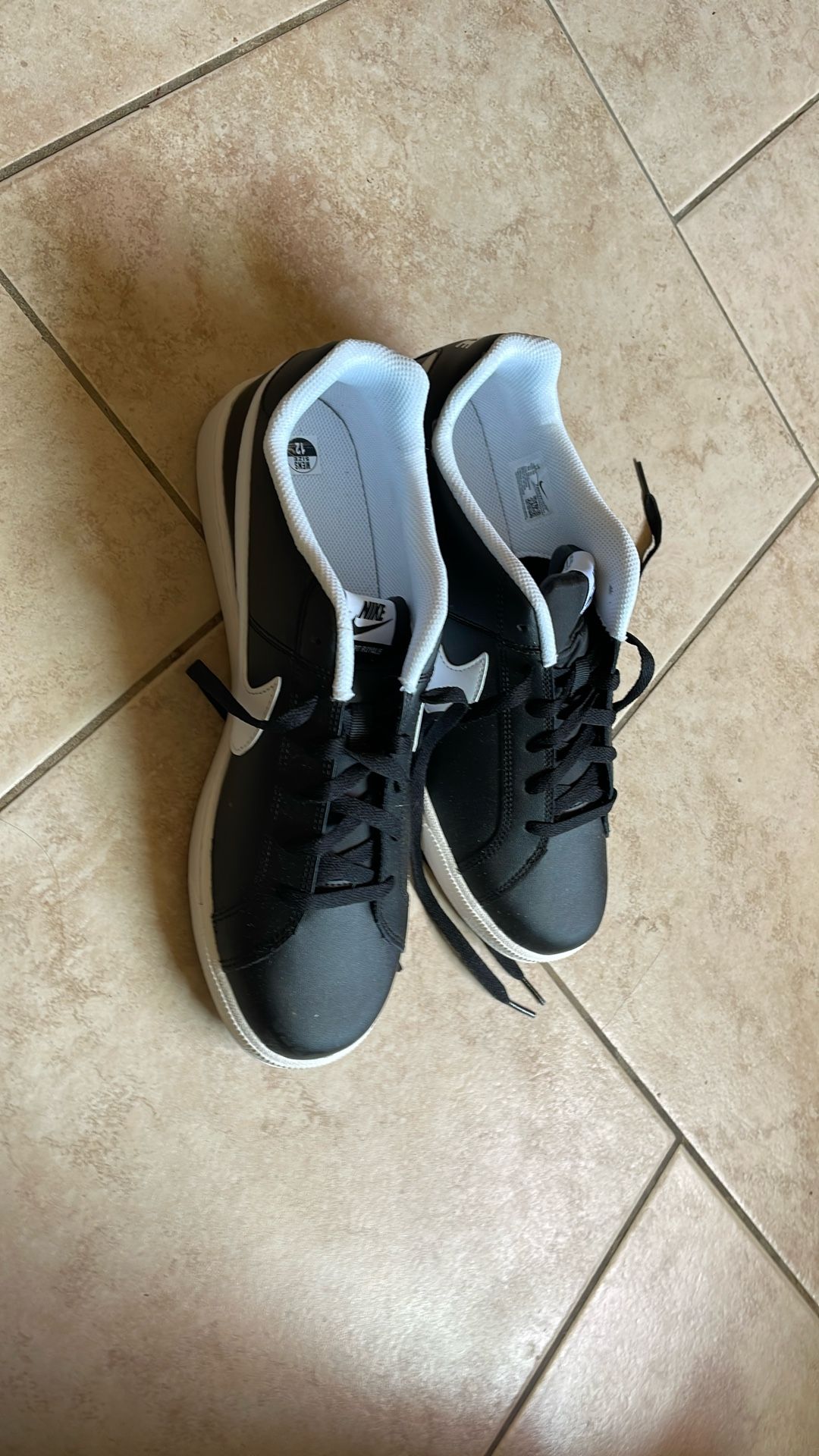 NIKE COURT ROYALS SIZE 12