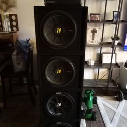 (4) 12" Kickers With Kicker 1200 Watt Amplifier