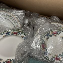 Royal Doulton Plate Set 