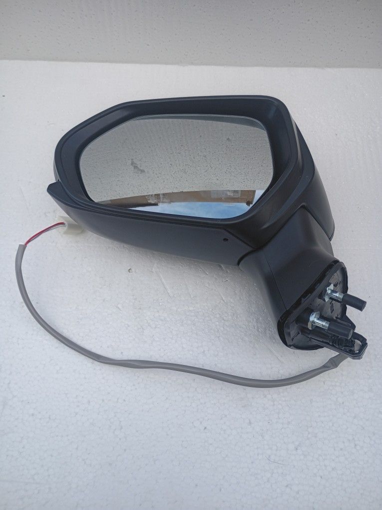 2018---2022 Toyota Camry Door Mirror LH