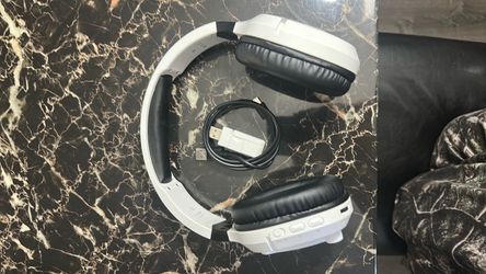 White Wireless Over-Ear Headphones with USB Cable