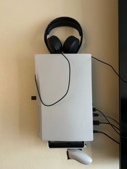 1TB PS5 console and controller