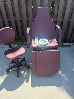 What Professional Esthetician Chair set and massage table Like New What