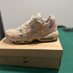 Nike Air Max 95 Limited Edition - Size 10.5