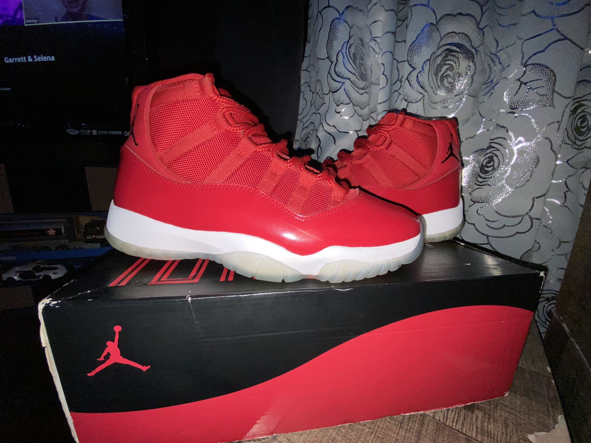 Jordan 11 Gym Red 9.5