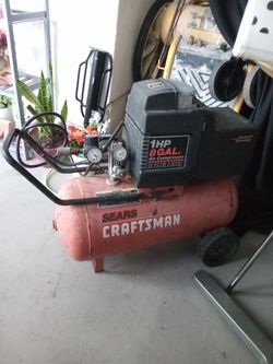 1HP.... 8 galon.... Air compressor 4.5 S.C.F.M. at 40psi.//////3.0 S.C.F.M at 90psi.