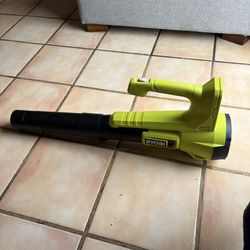 RYOBI ONE+ 18V 90 MPH 250 CFM Cordless Battery Leaf Blower