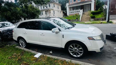 2010 Lincoln MKT