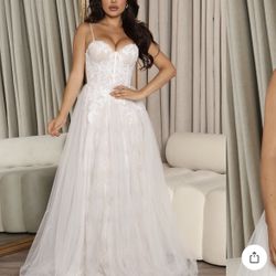 Geneva Lace Maxi Wedding Dress 