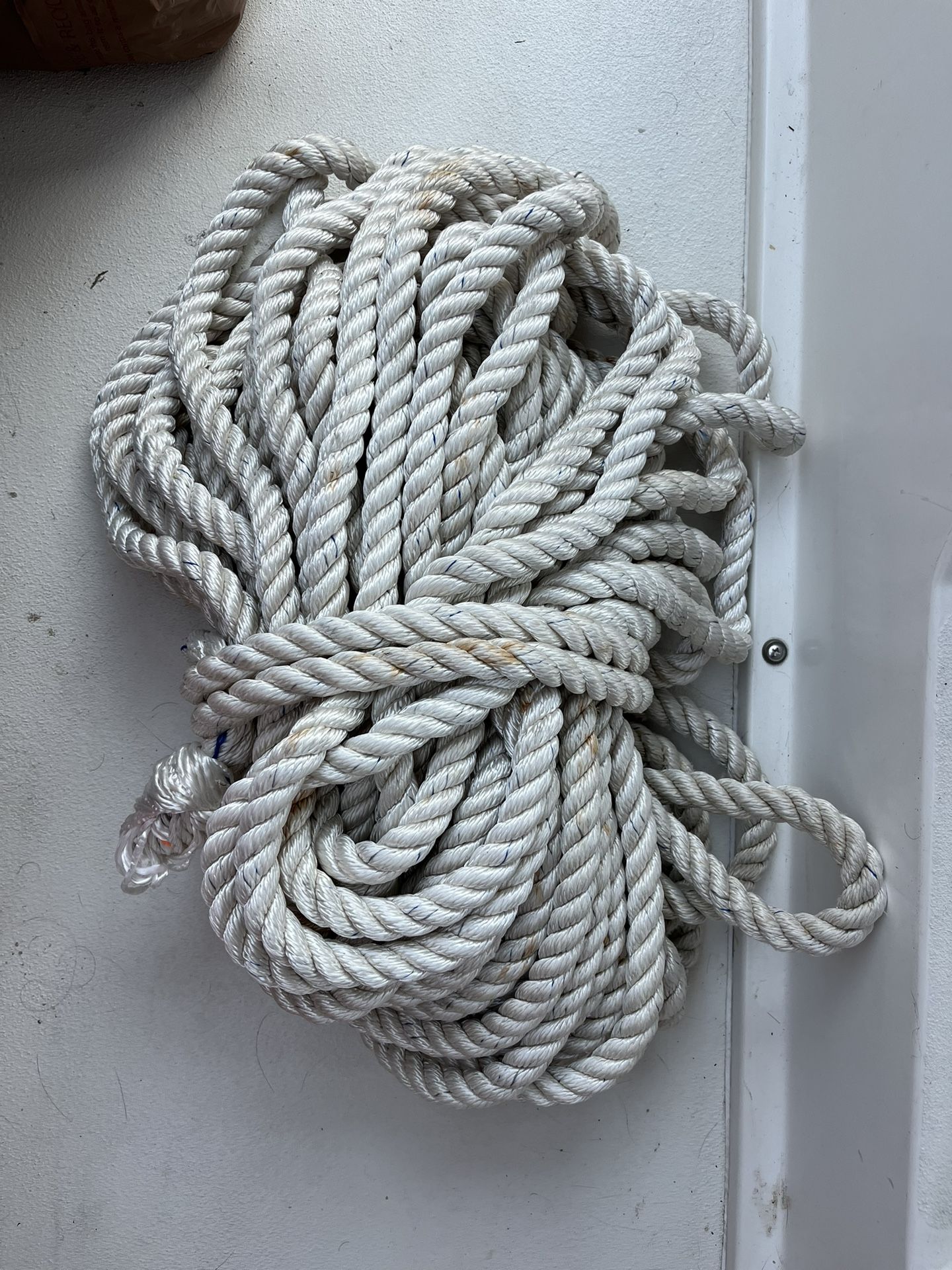 used white 3 stand twisted marine boat anchor rope line approx. 3/4” by 75’ great for repurposing arts & crafts upcycling