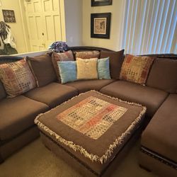 Sectional Couch With Ottoman