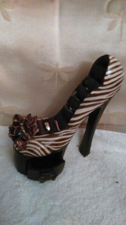 Wood shoe ring/jewelry holder. Like new