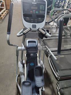 Precor elliptical like new come with 1 year warranty