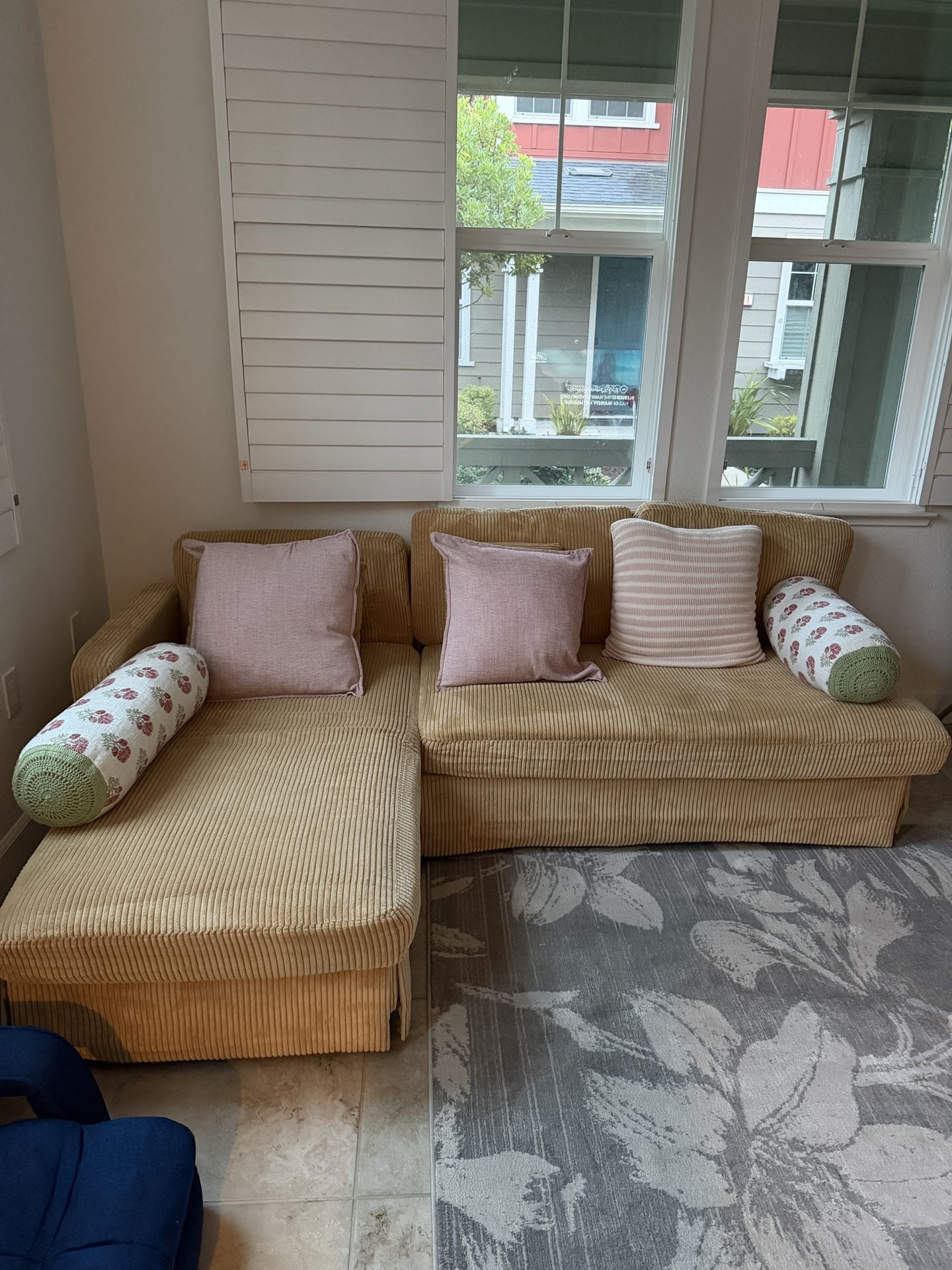 Furniture & Chairs Bundle – Excellent Condition (Moving Out Sale)