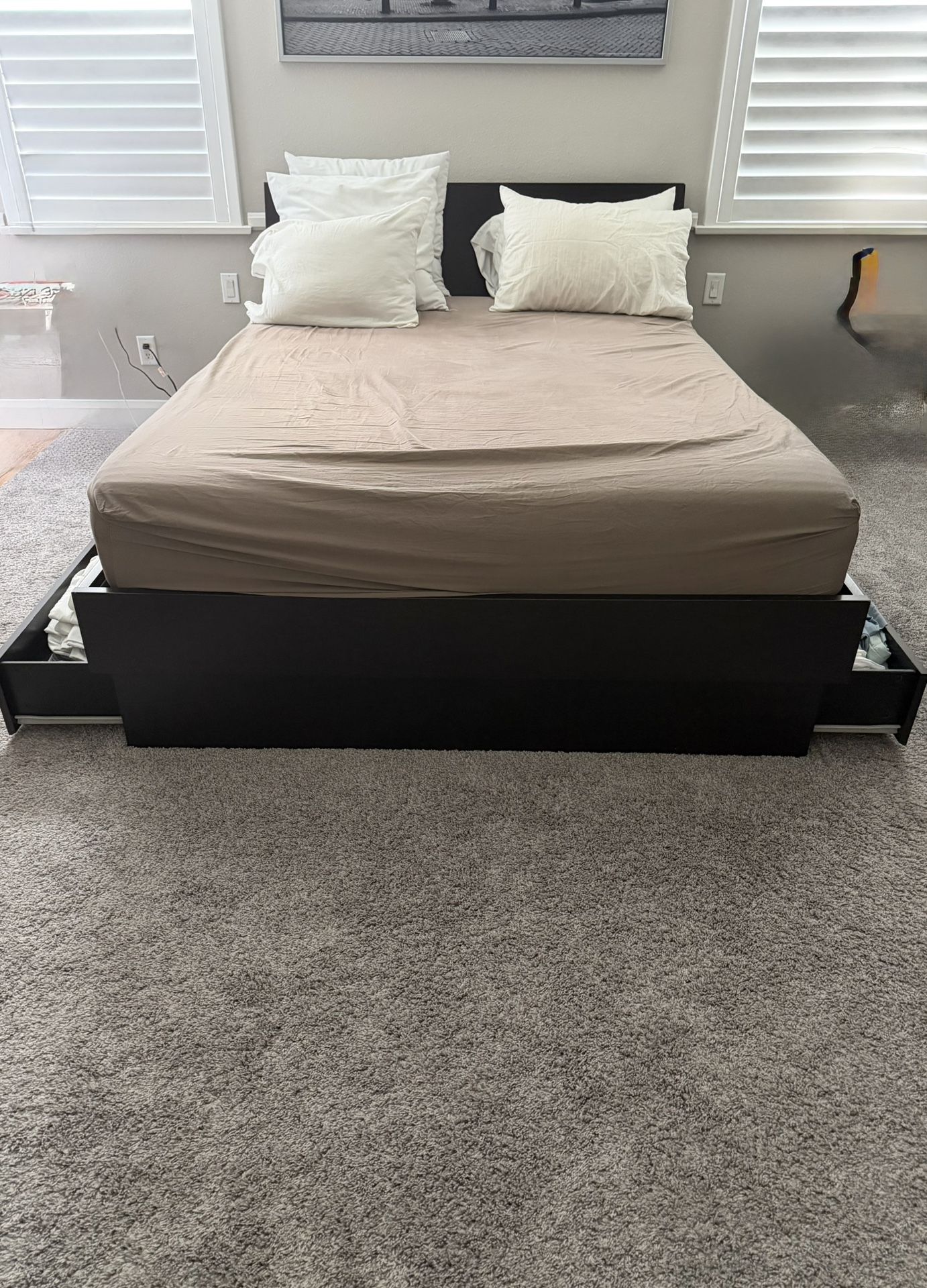 Queen Bed , Bed Frame With 4 Drawers