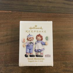 Hallmark Ornament Raggedy Ann & Andy