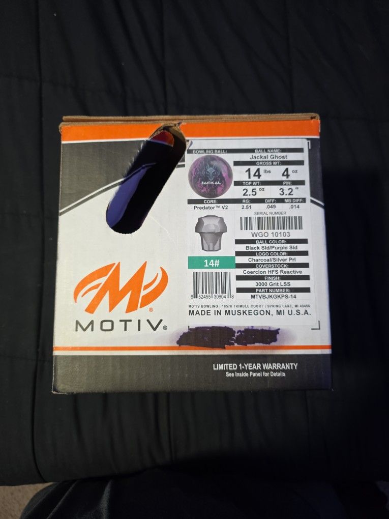Motiv Bowling Ball
