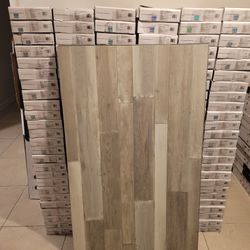 Click Lock Waterproof Luxury Vinyl Plank Flooring (19 sqft/case)