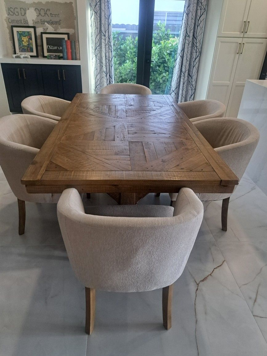 ASHLEY FURNITURE SOLID WOOD DINING ROOM TABLE WITH 6 CHAIRS LIKE NEW