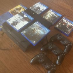 PS4 7 Games 3 Controllers!!!
