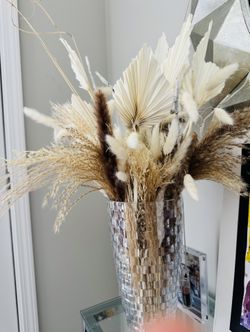 Vase With Decoration And Light