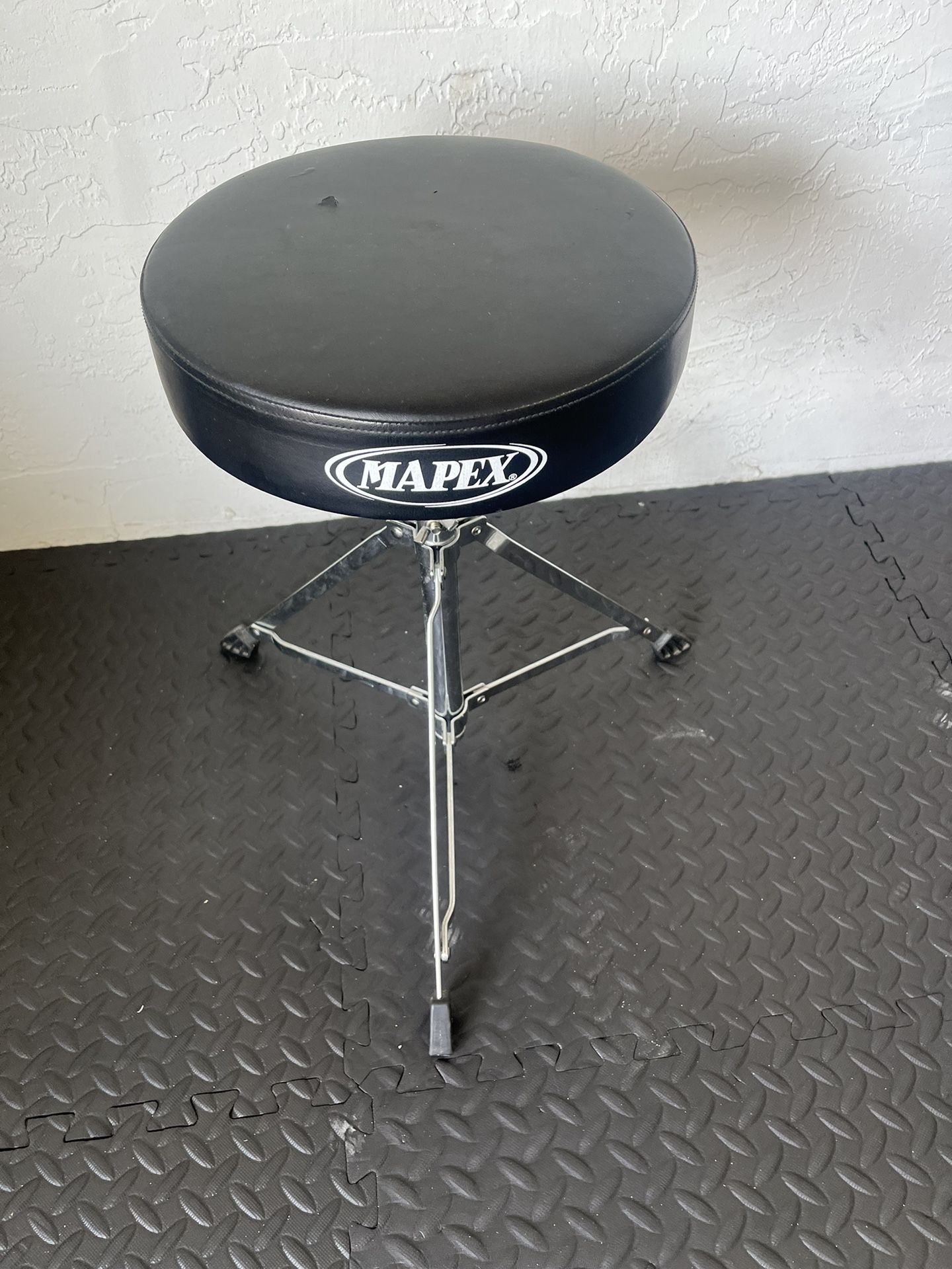 Mapex Throne