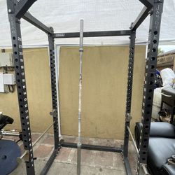 Squat Rack Cage / Olympic Barbell 