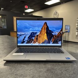 Dell Laptop Computer 14"| i7 11th Gen / 16GB / 512GB