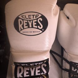 16oz Cleto Reyes Professional Boxing Gloves